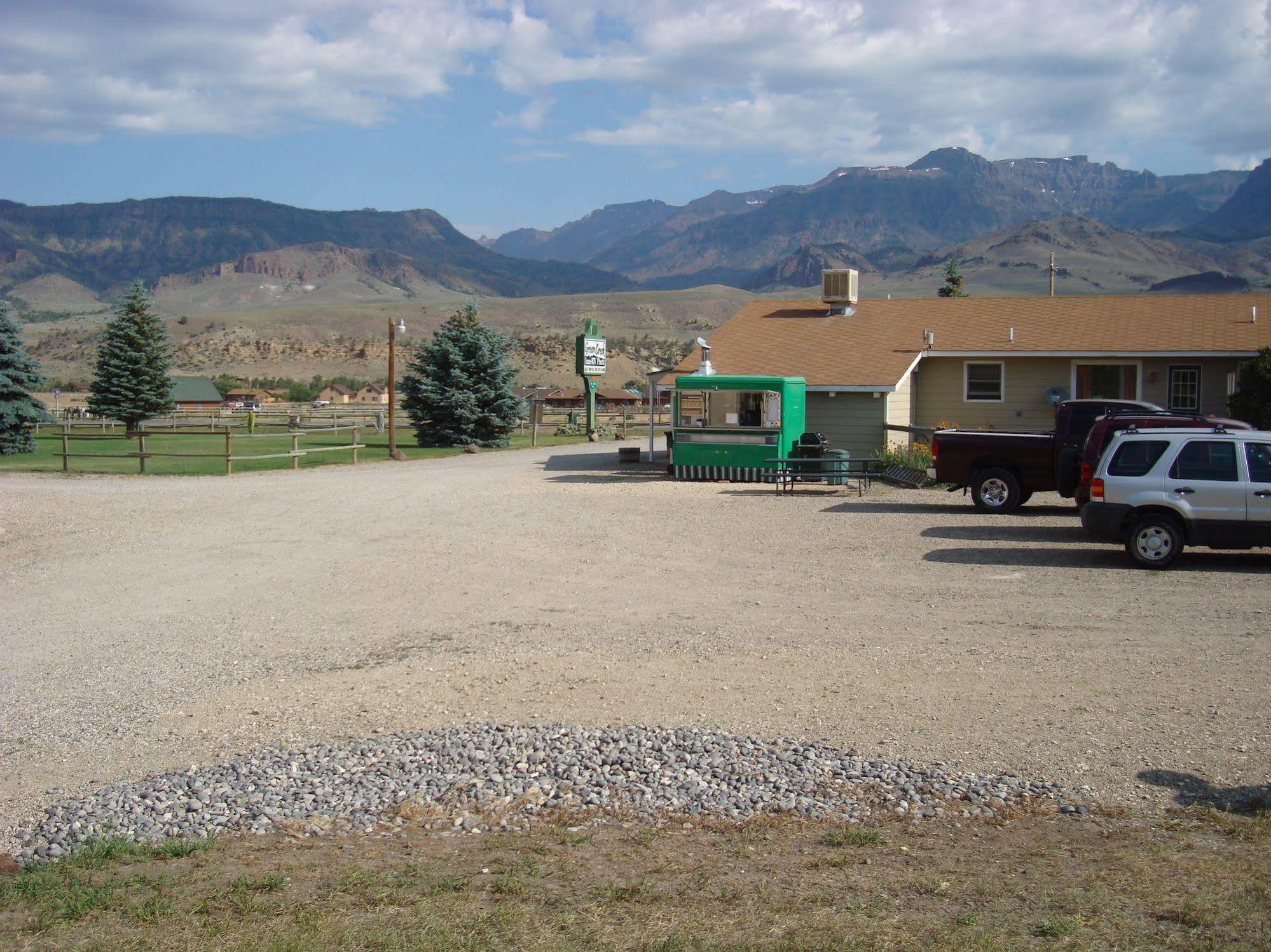 Green Creek Inn And Rv Park Wapiti Exteriör bild